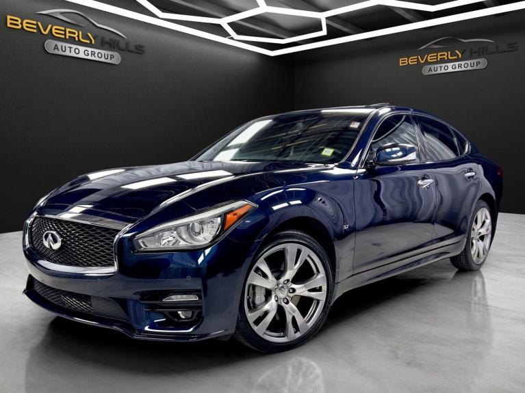 2018 INFINITI Q70 LUXE
