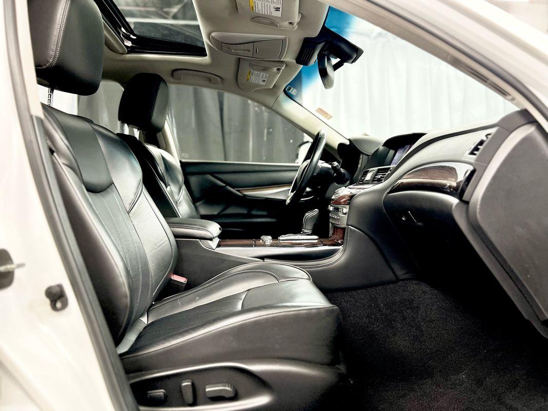 カリフォルニア　ビンテージ　７０年代　Infinity シングル 2019_INFINITI_Q70_Bergen_Count