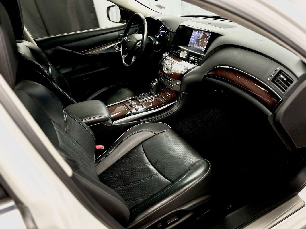 Used 2016 INFINITI Q70L 5.6 Deluxe Touring Pkg For Sale (Sold