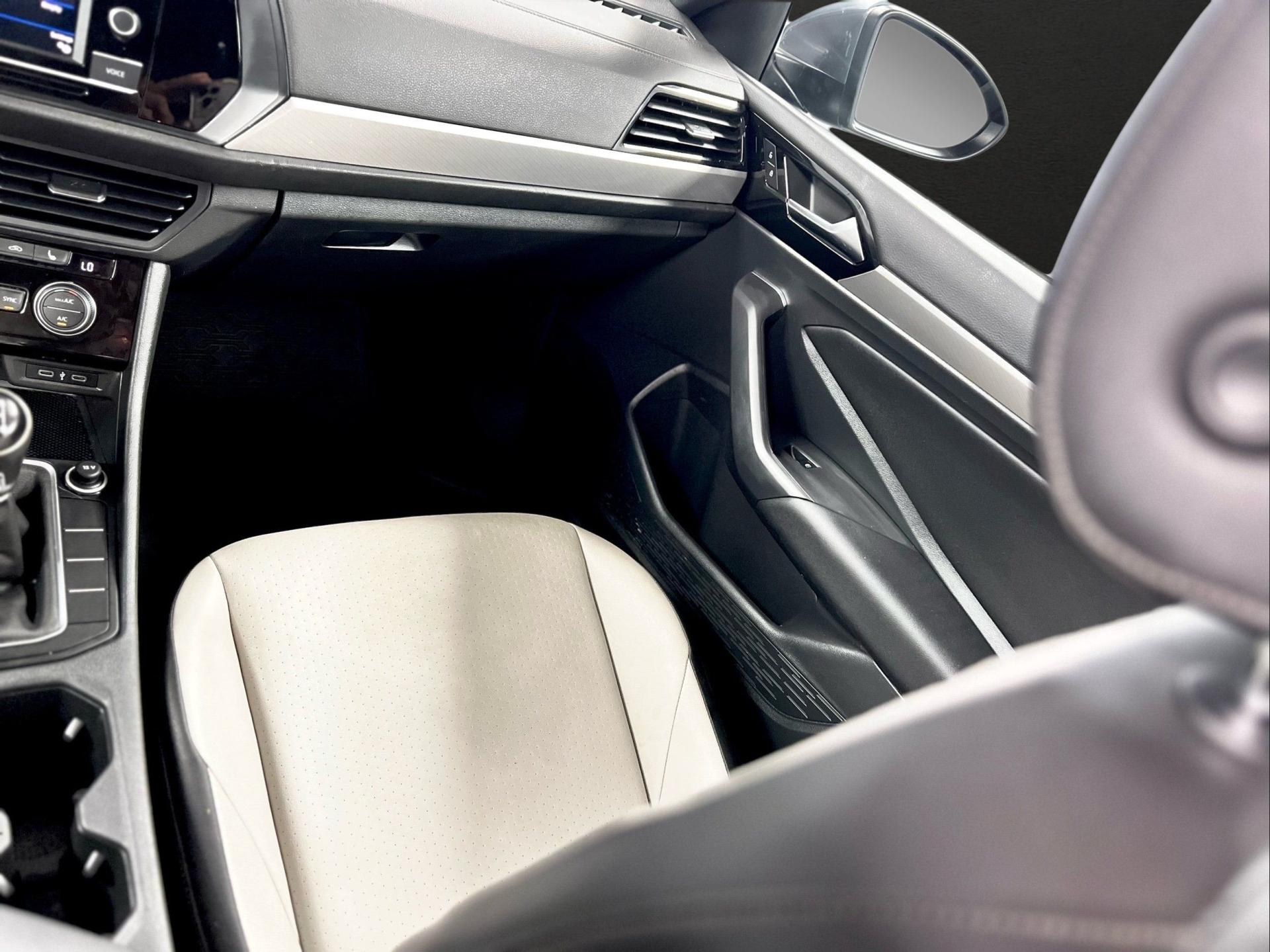 2020 Volkswagen Jetta R-Line - Photo 18