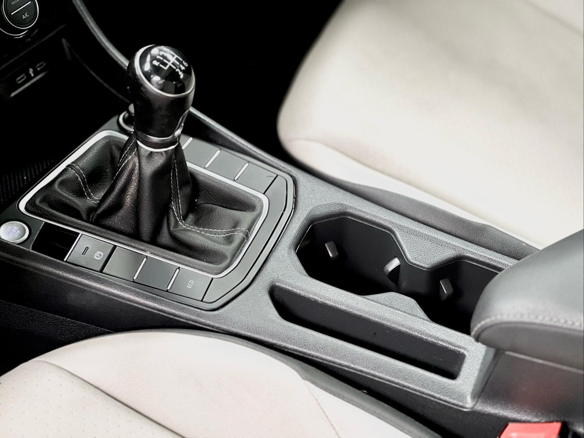 2020 Volkswagen Jetta R-Line - Photo 28