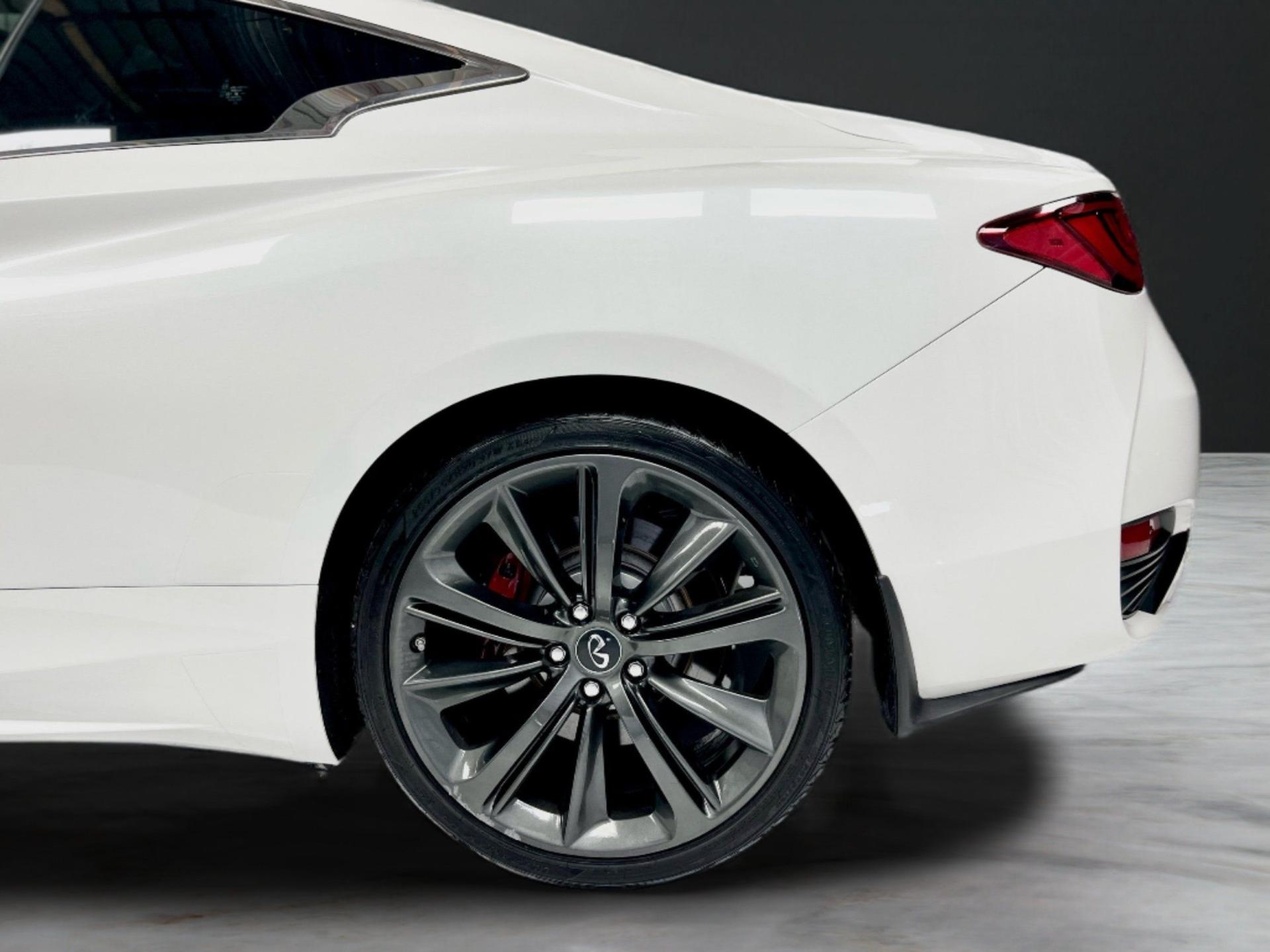 2018 INFINITI Q60 Coupe RED SPORT - Photo 11