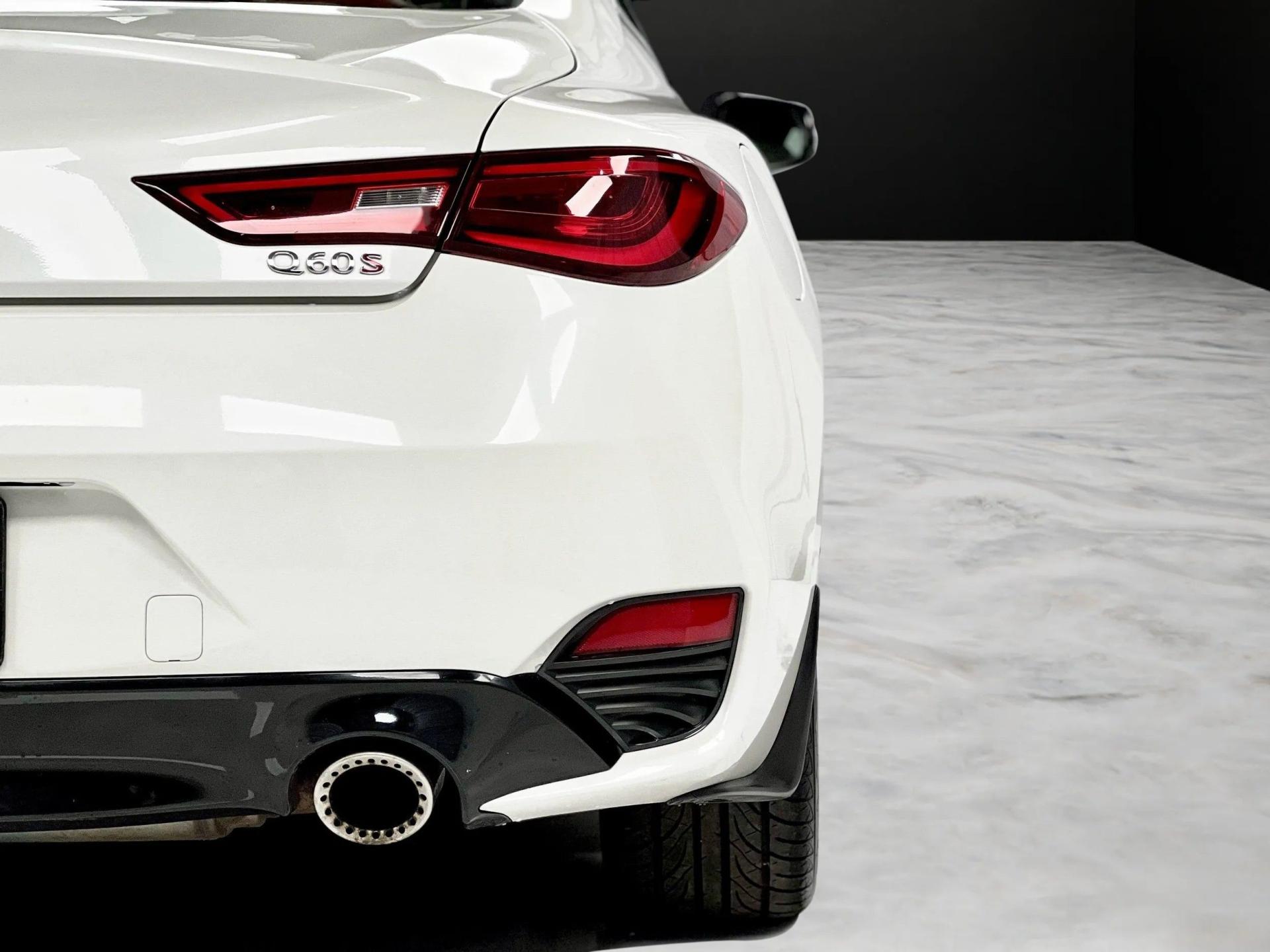 2018 INFINITI Q60 Coupe RED SPORT - Photo 15
