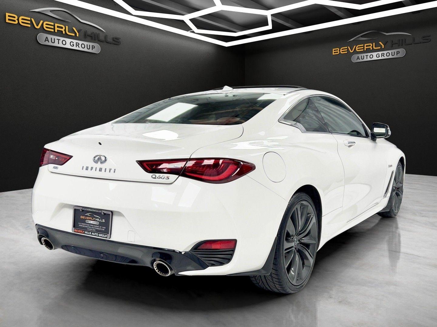 2018 INFINITI Q60 Coupe RED SPORT - Photo 5