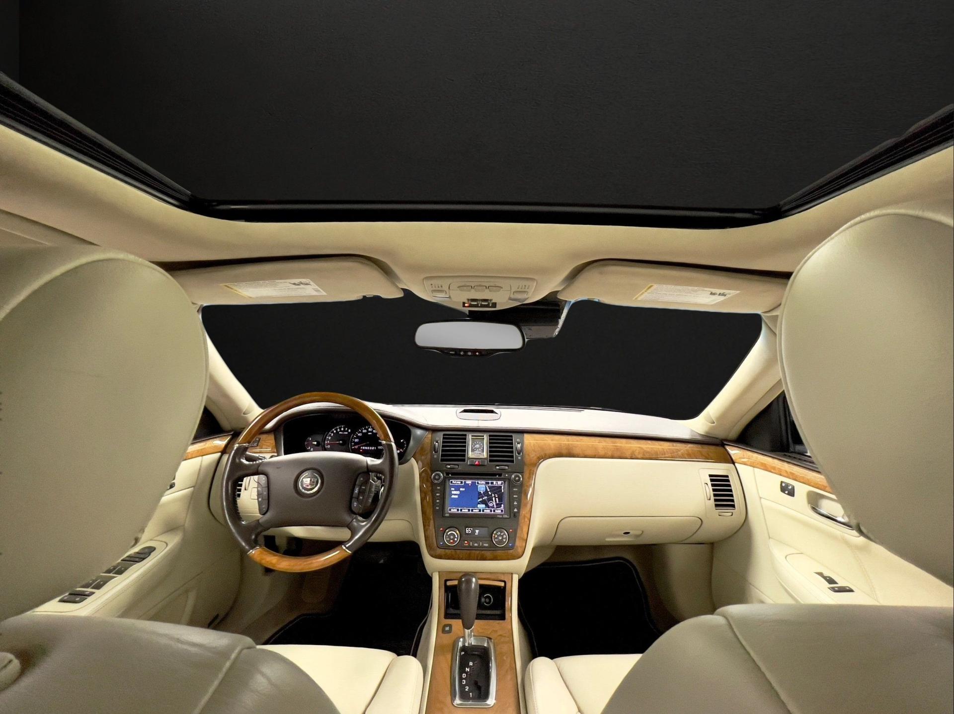 2011 Cadillac DTS Platinum Collection - Photo 19