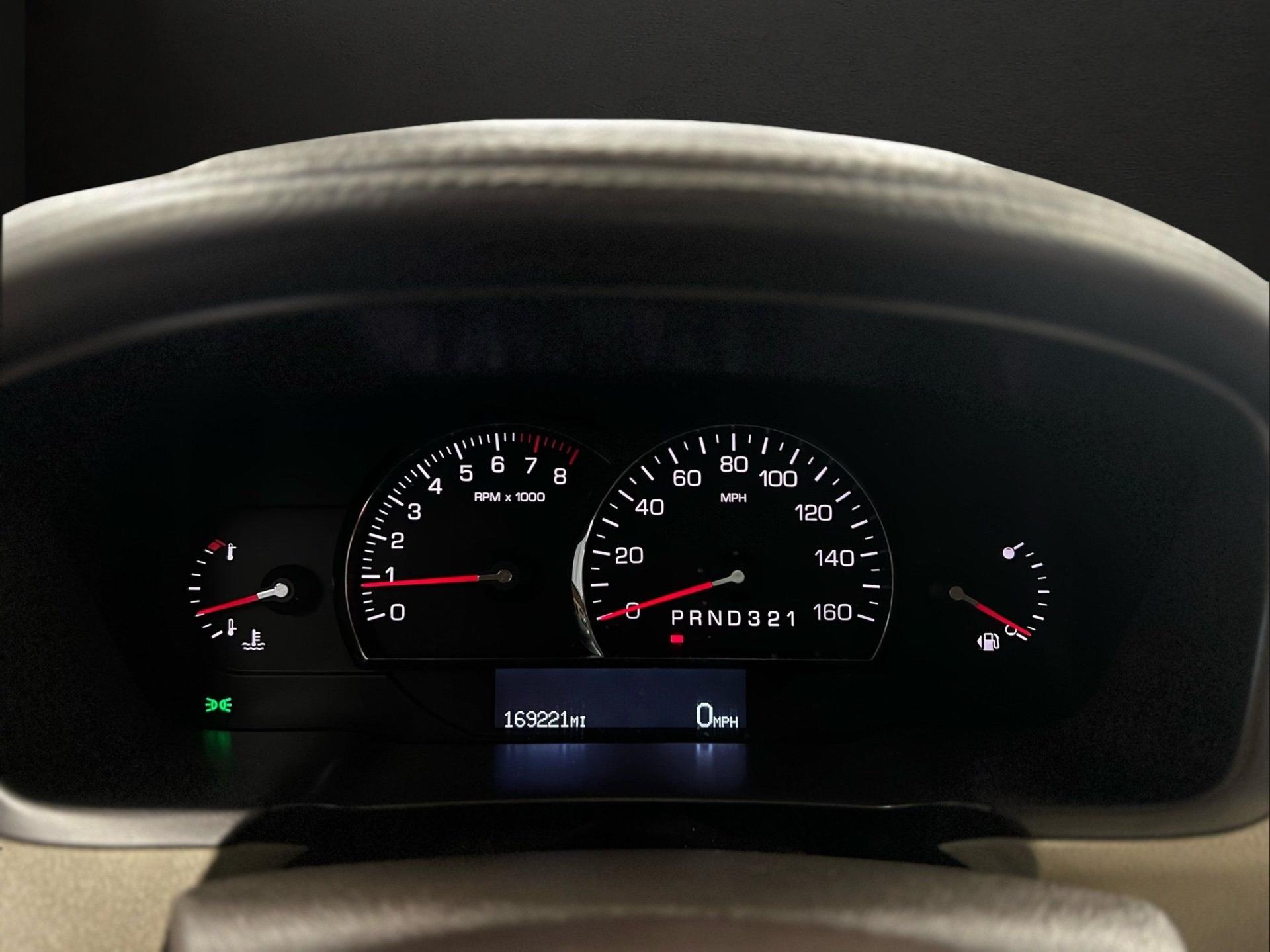 2011 Cadillac DTS Platinum Collection - Photo 27