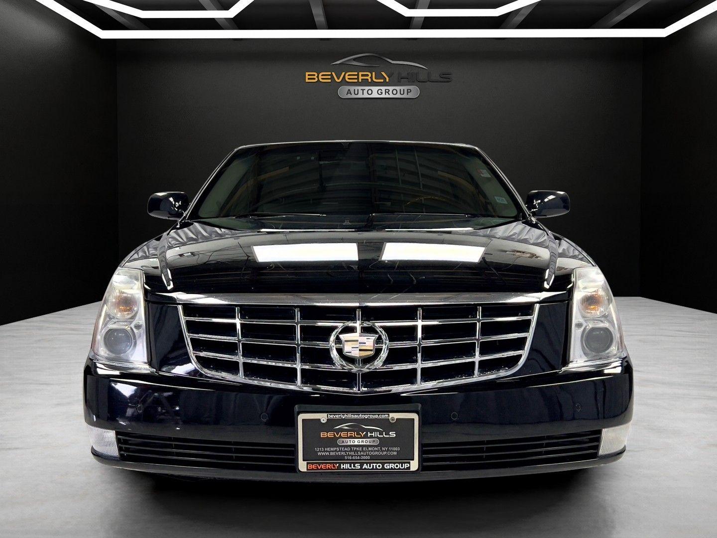 2011 Cadillac DTS Platinum Collection - Photo 8