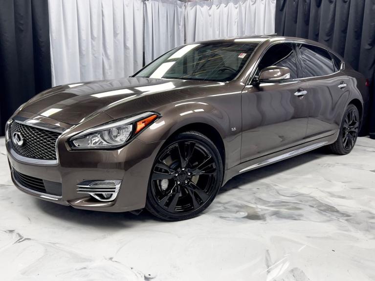 2015 INFINITI Q70L 5.6's photo