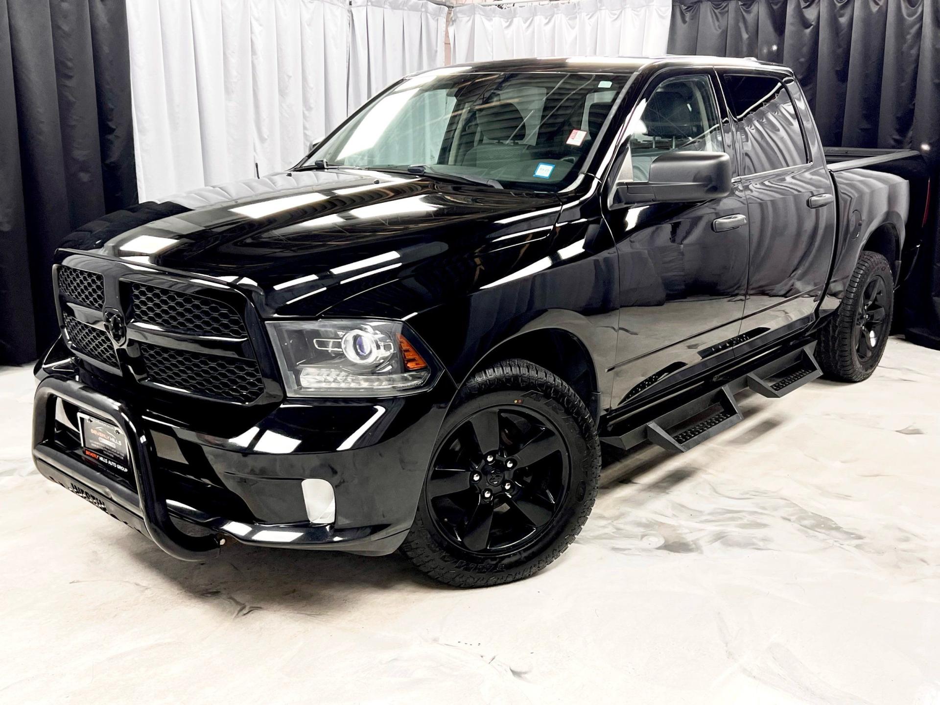 2014 RAM 1500 Express 4x4 Crew Cab's photo