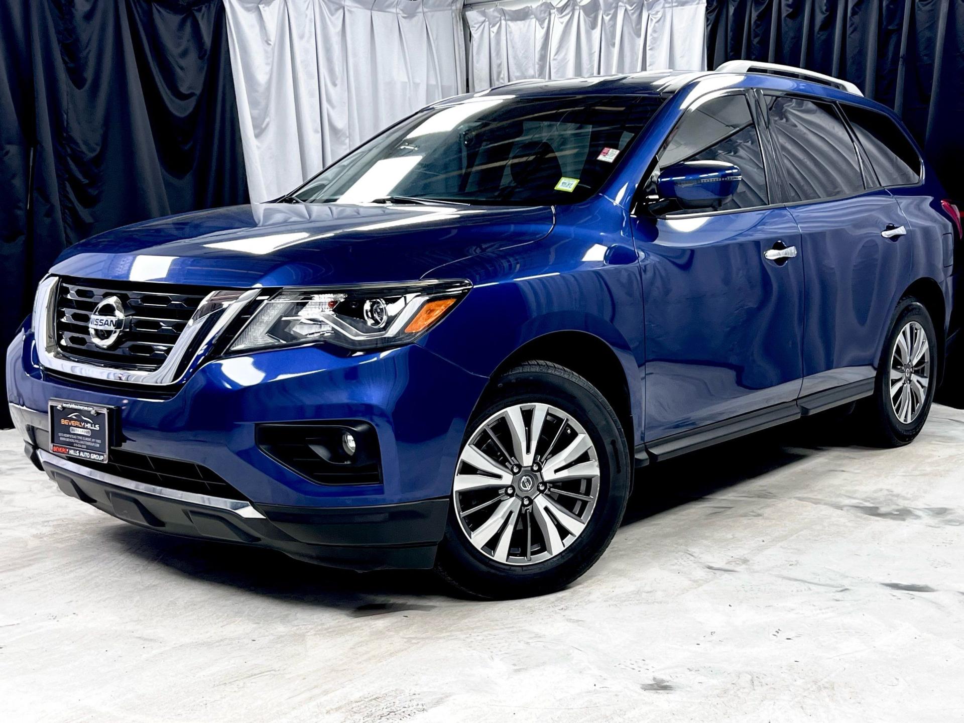 2019 Nissan Pathfinder SL 4WD's photo